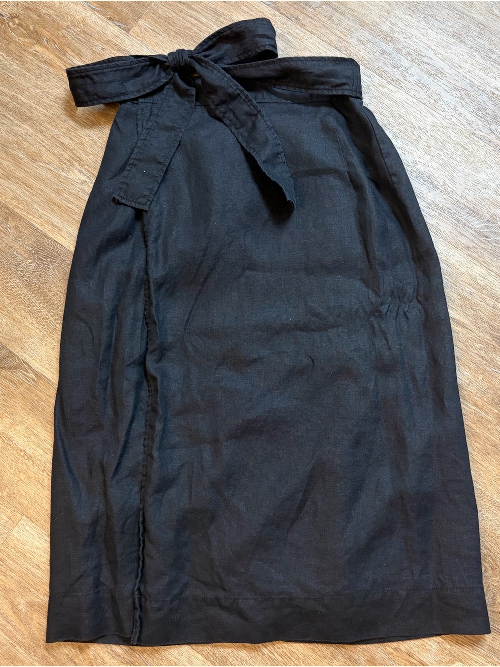 Everlane black linen midi wrap skirt